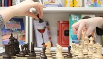 Online Chess Flourishes Following &#8220;The Queens Gambit&#8221;